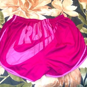🏃🏻‍♀️ Nike Running Shorts Hot Pink XL
